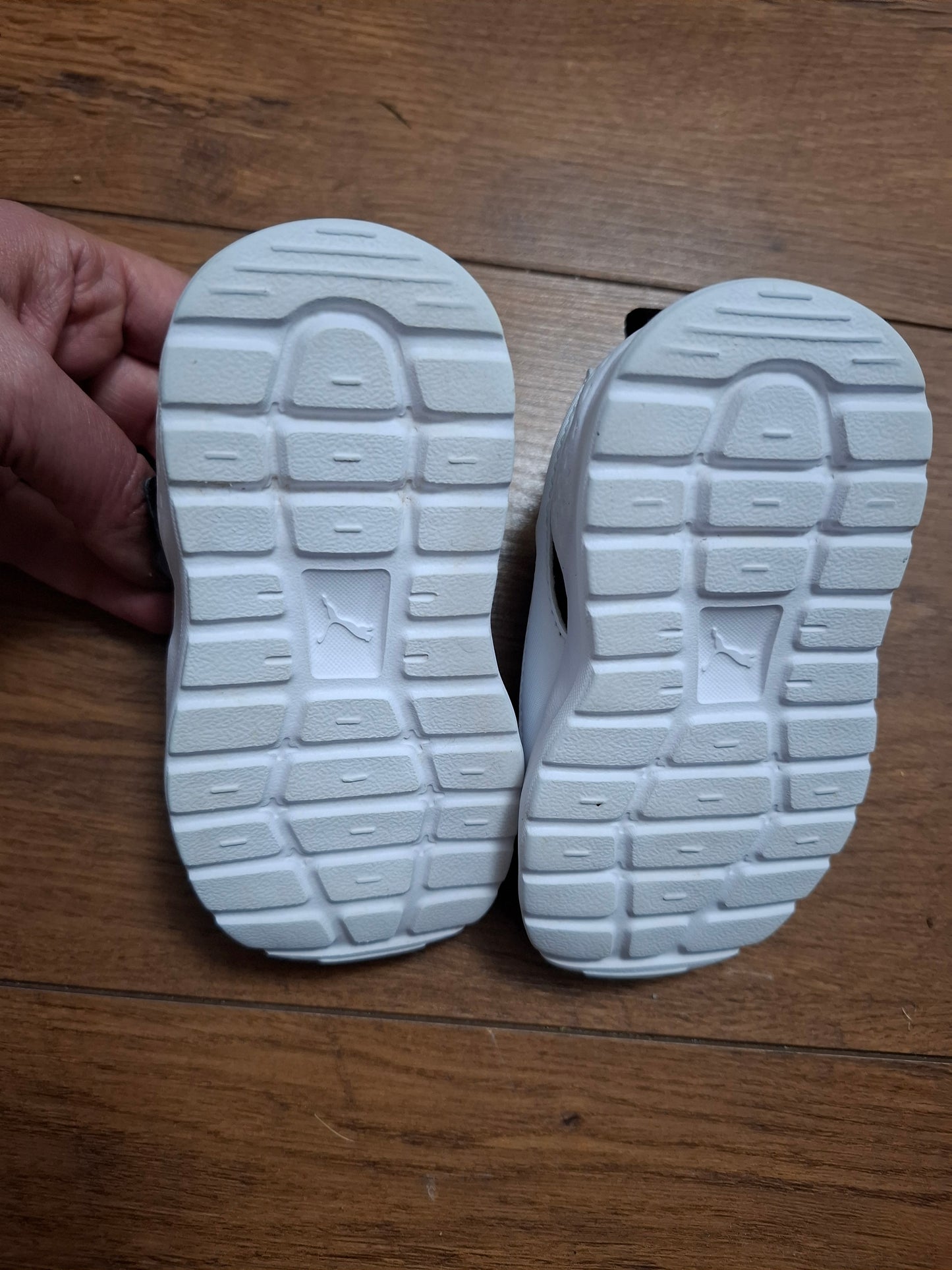 Size 4: As New Puma Anzarun Lite Trainers