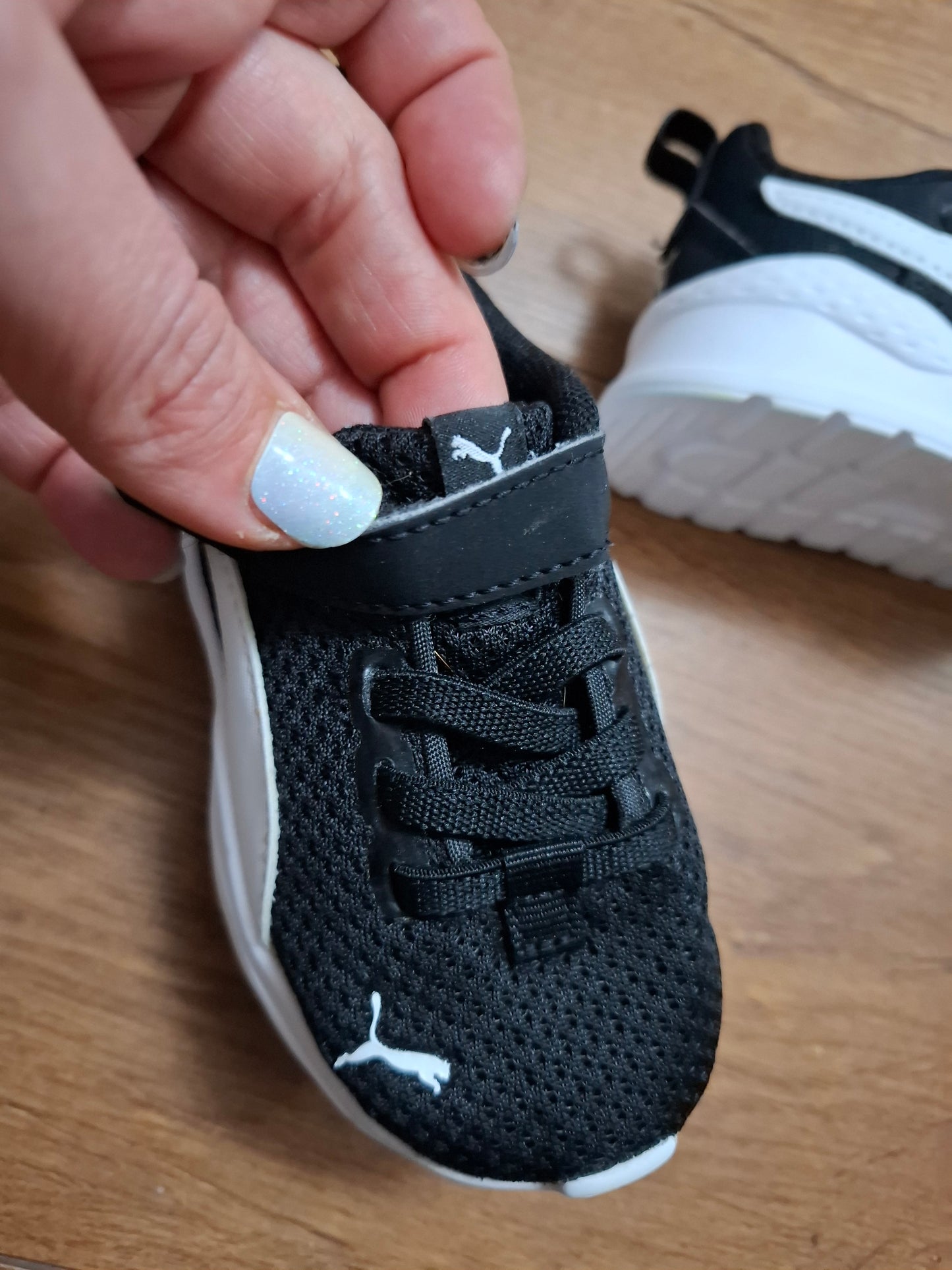 Size 4: As New Puma Anzarun Lite Trainers