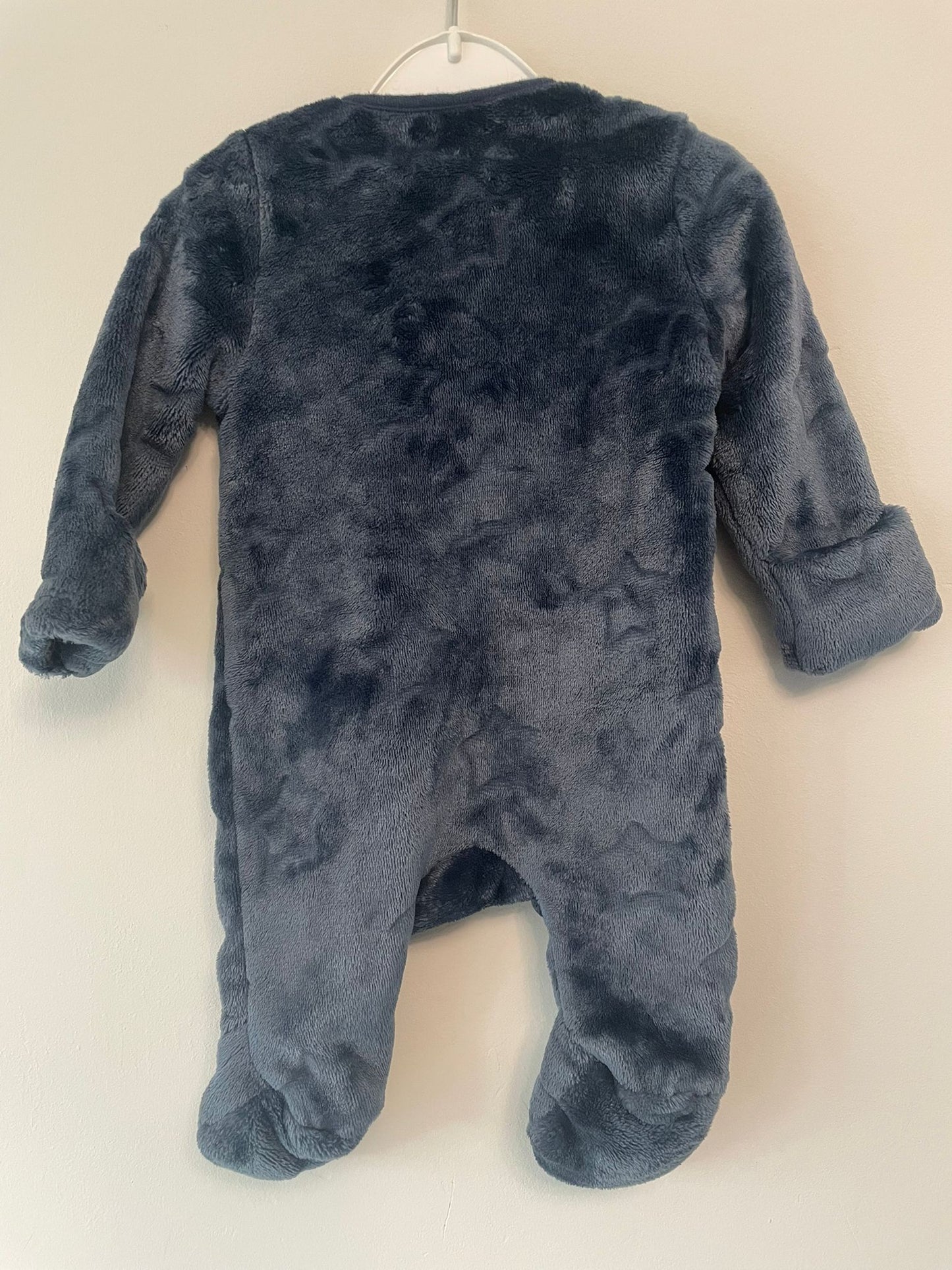 Up to 1m: Fluffy Pramsuit