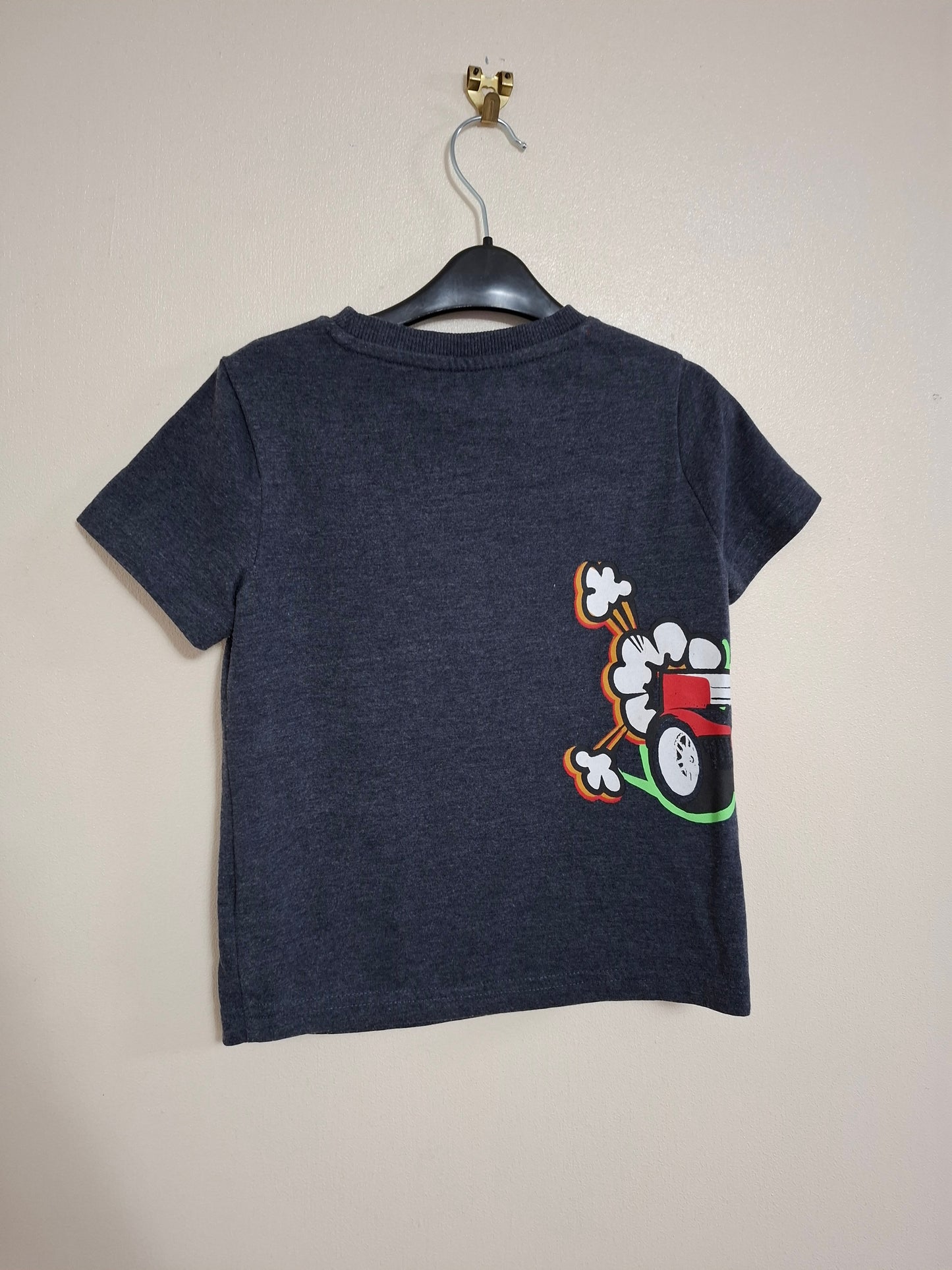 3-4y: Supercar T-shirt with Sequin Detail