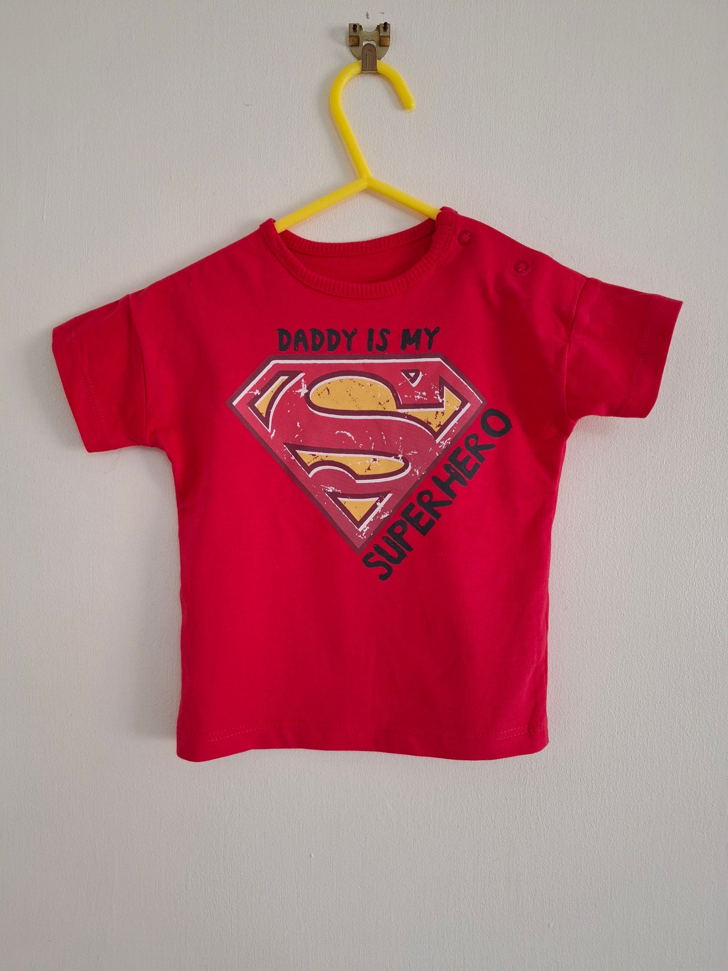 6-9m: "Daddy is my Superhero" T-shirt
