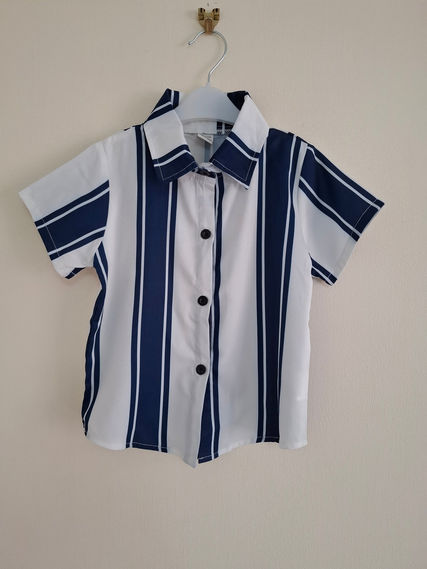 4y: Lightweight striped shirt