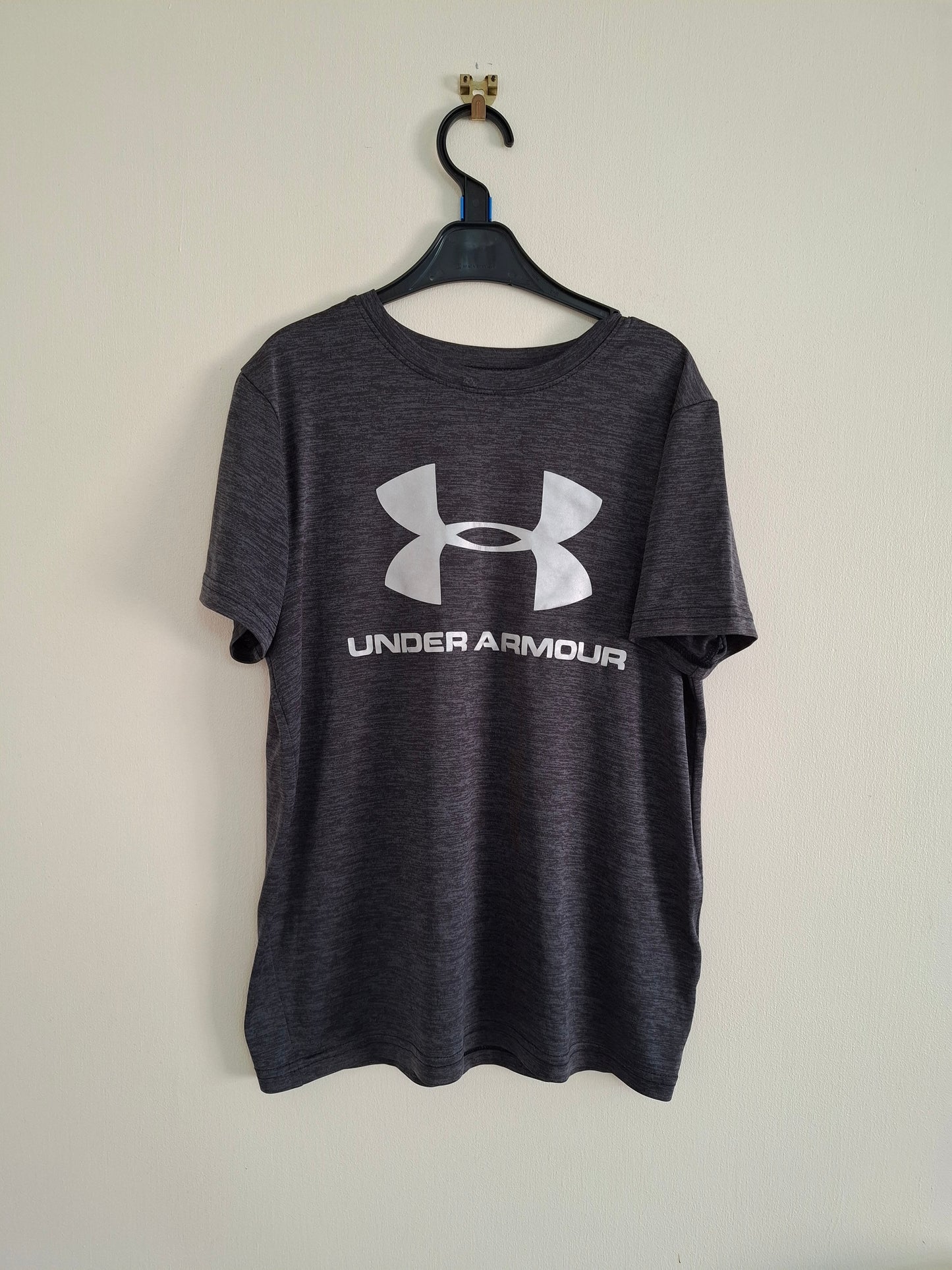 YMD: Under Armour T-shirt (9-10y)