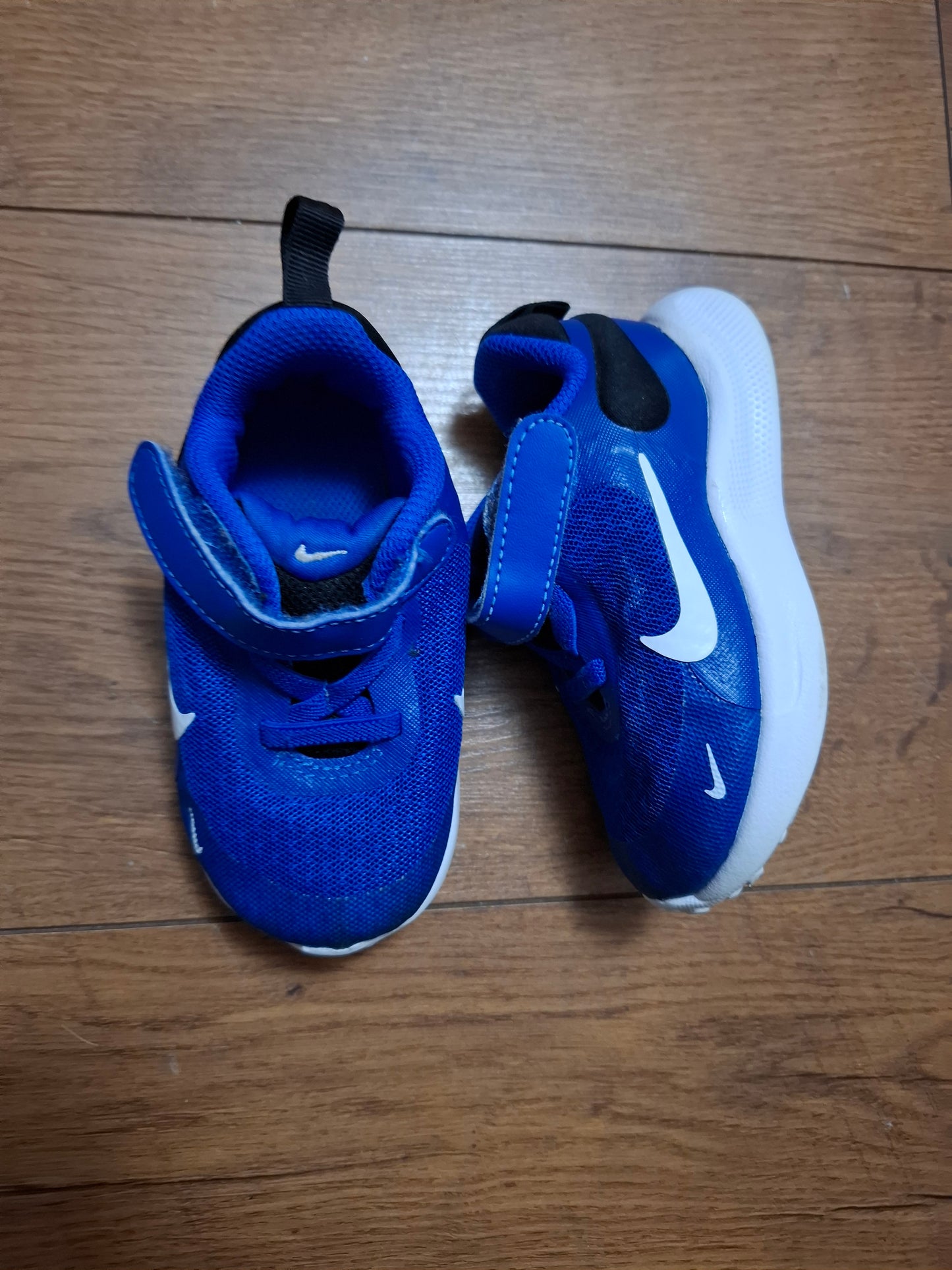 Size 5.5: Nike Revolution 7 Toddler Trainers