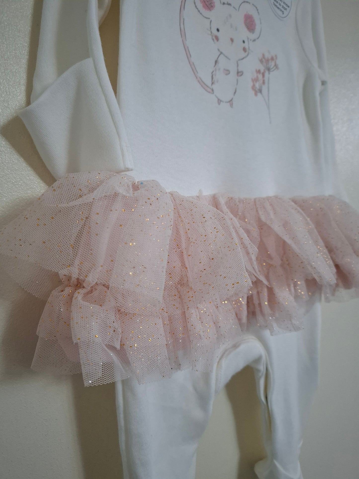 0-3m: Embroidered mouse sleepsuit with sparkly tutu (never worn)