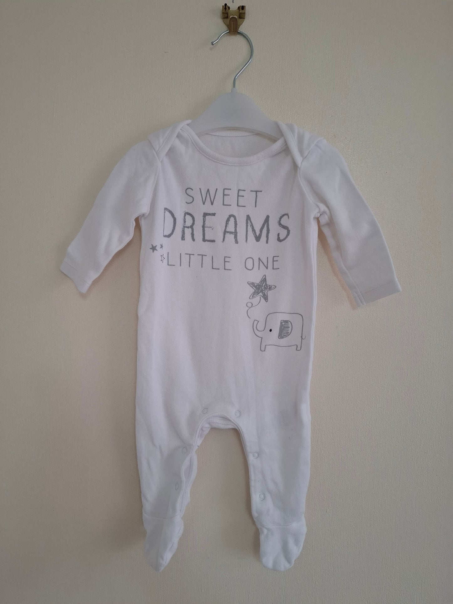 0-3m: Neutral sleepsuit