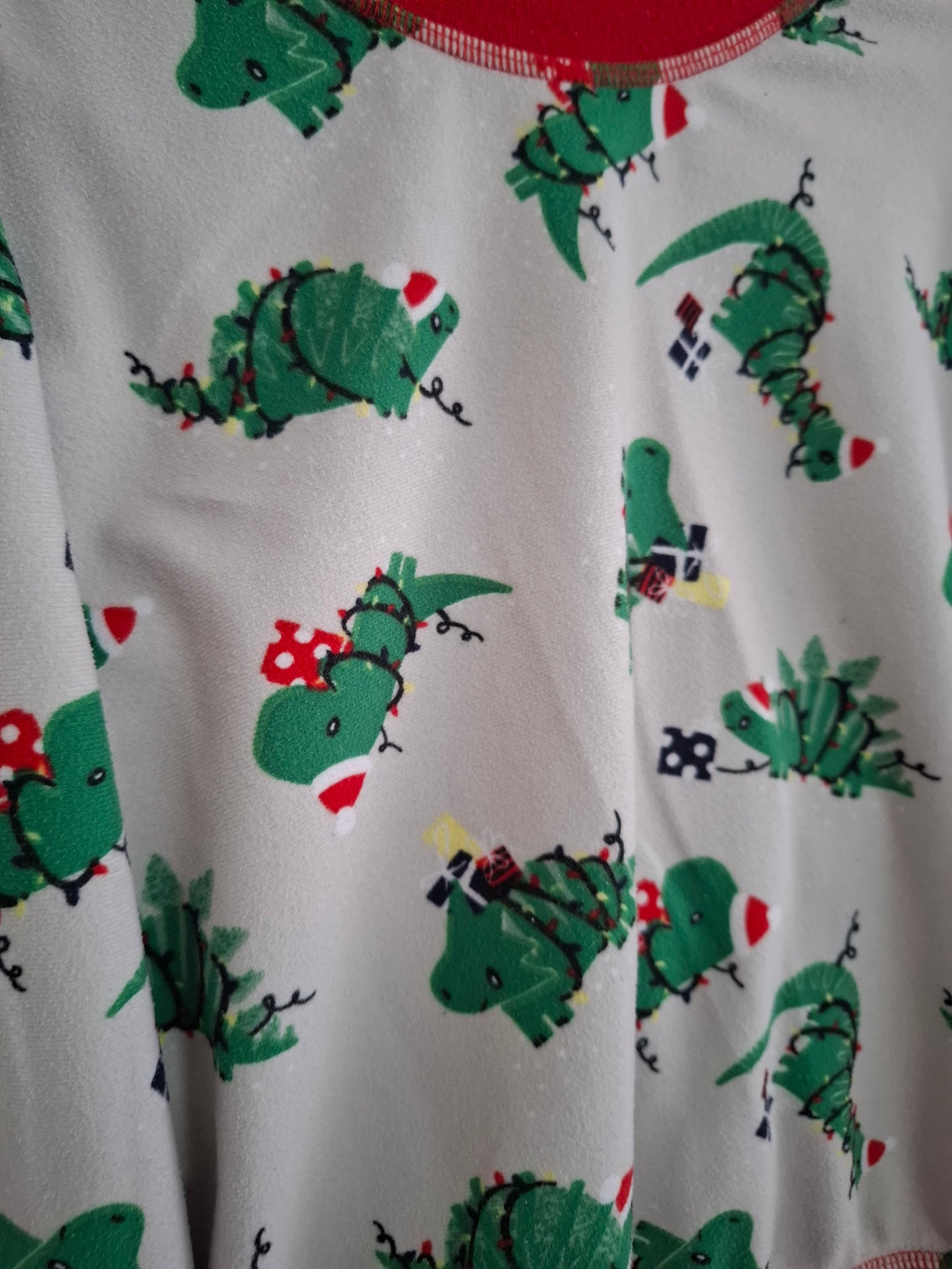 6-7y: Dino Fleecy Christmas Pyjamas