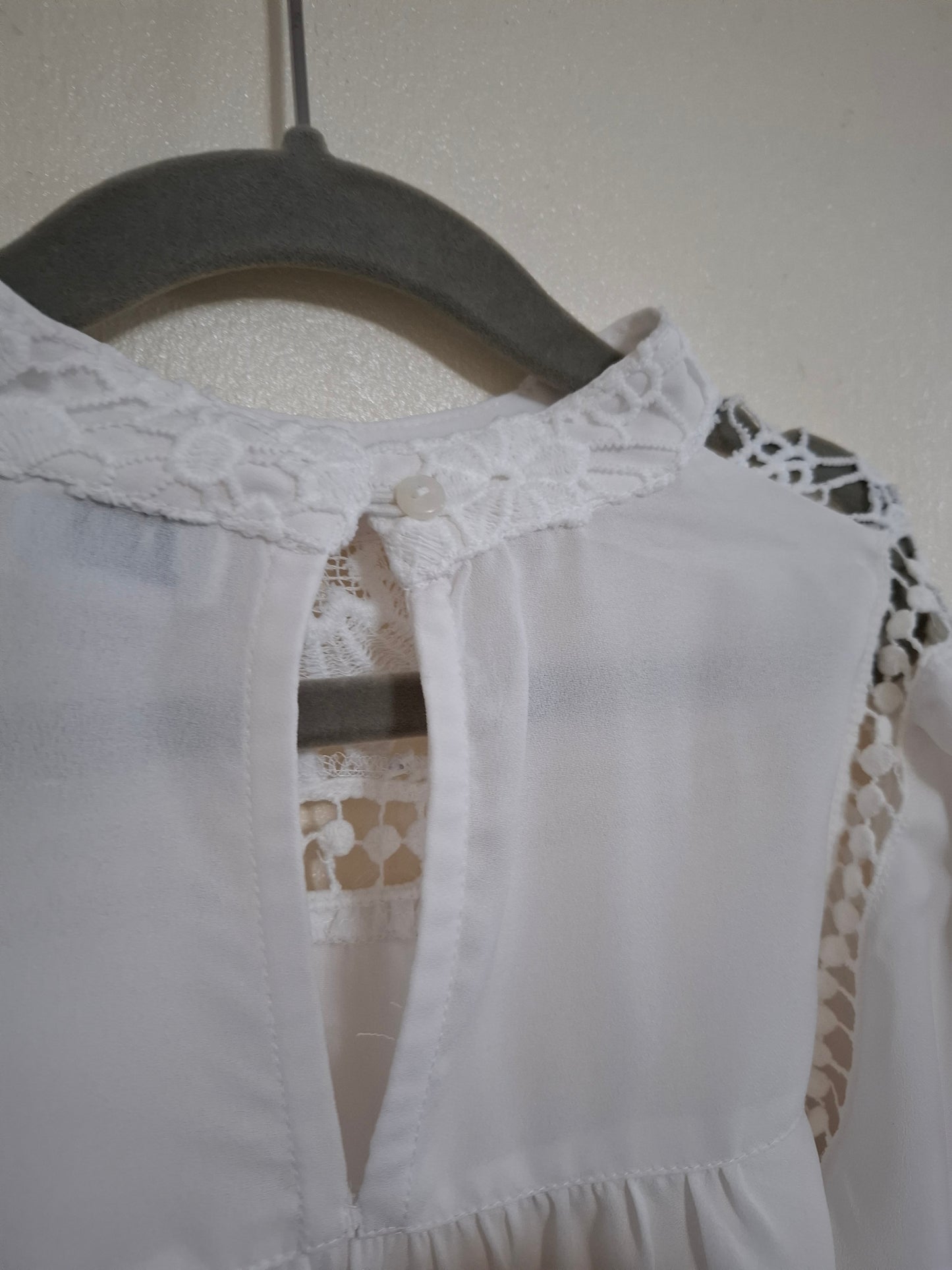 7 years: Immaculate River Island Viscose Blouse with Lace Detail
