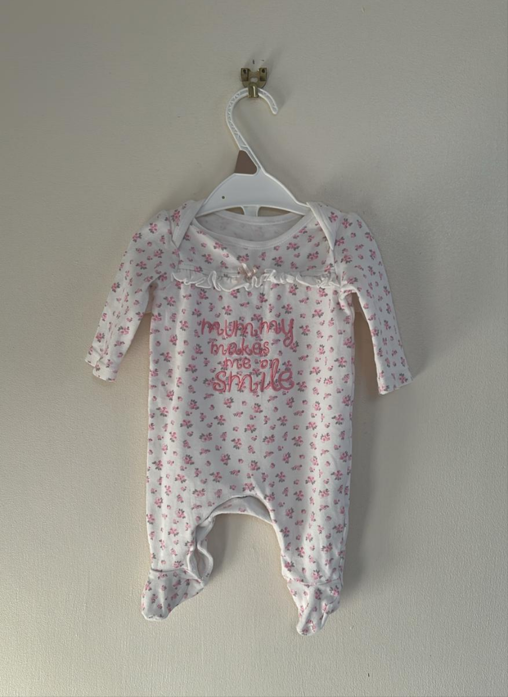 First Size(9lb): "Mummy Makes me Smile" Embroidered Sleepsuit