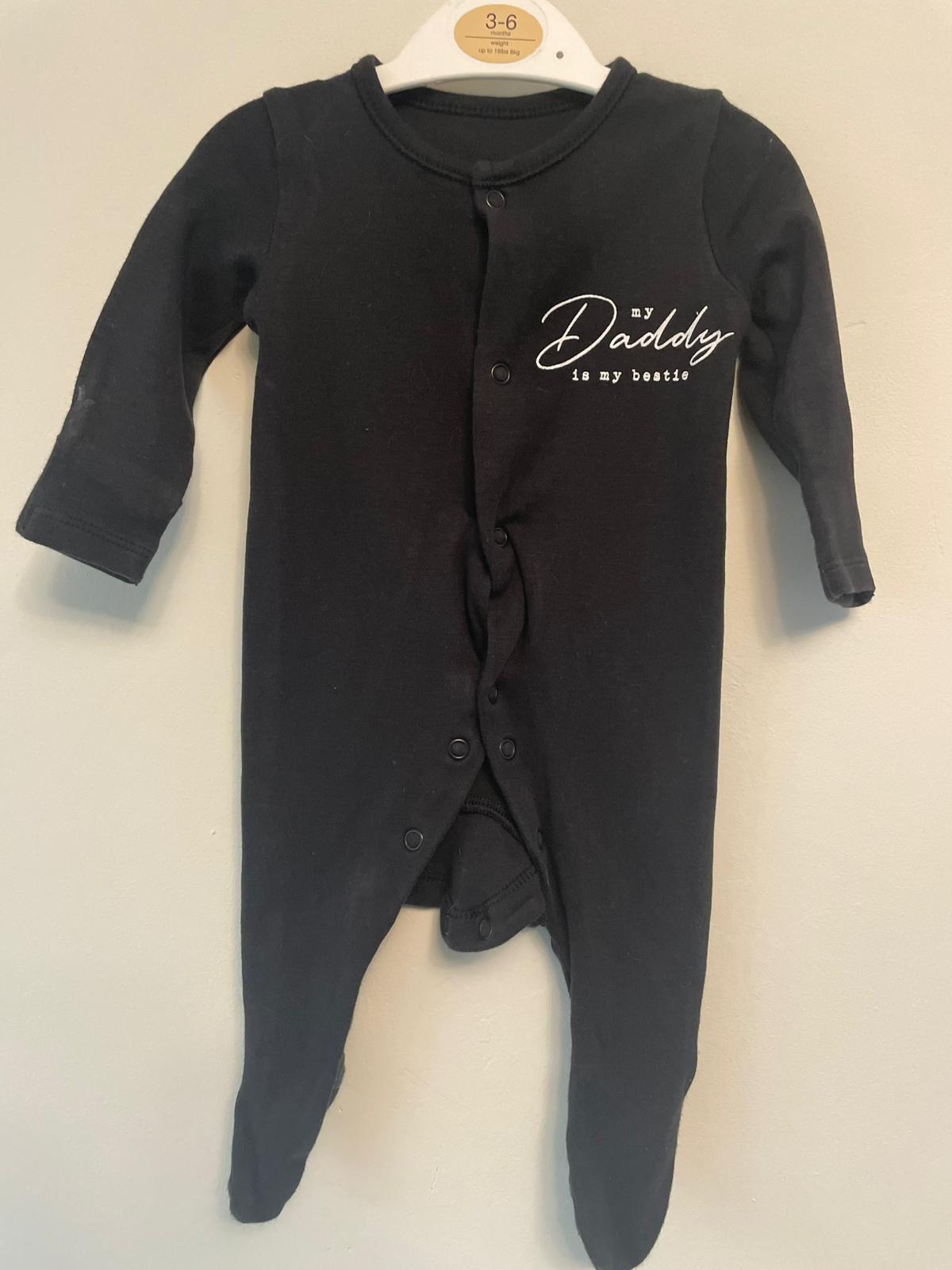 0-3m: "My Daddy is my Bestie" Sleepsuit