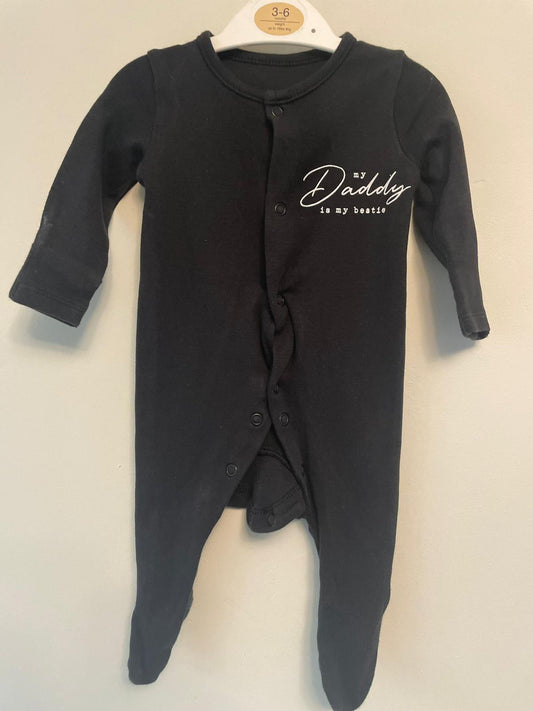 0-3m: "My Daddy is my Bestie" Sleepsuit