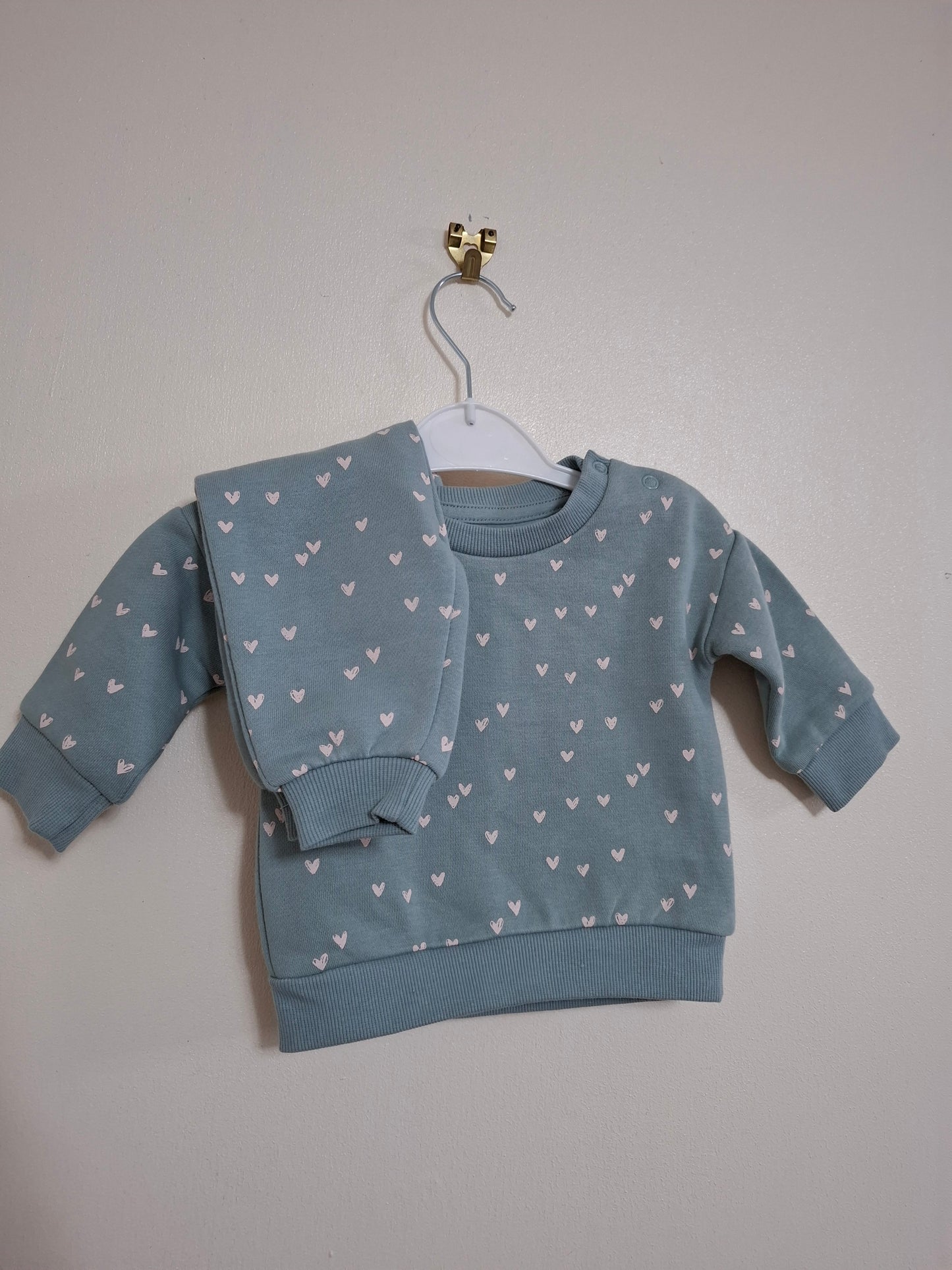 0-3m: Sage Green Jersey/ Jogger Set