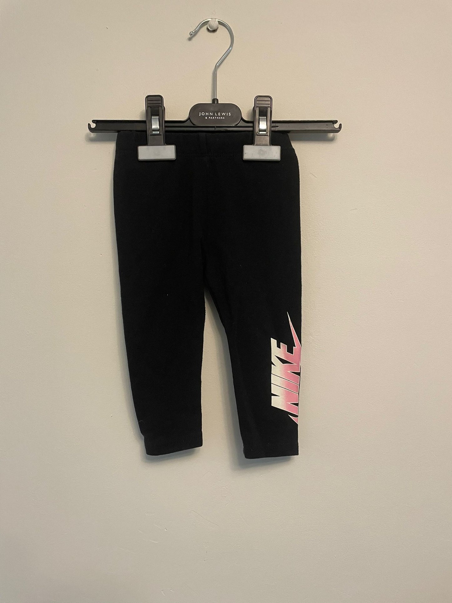 9m: Nike 2 Peice Legging Set