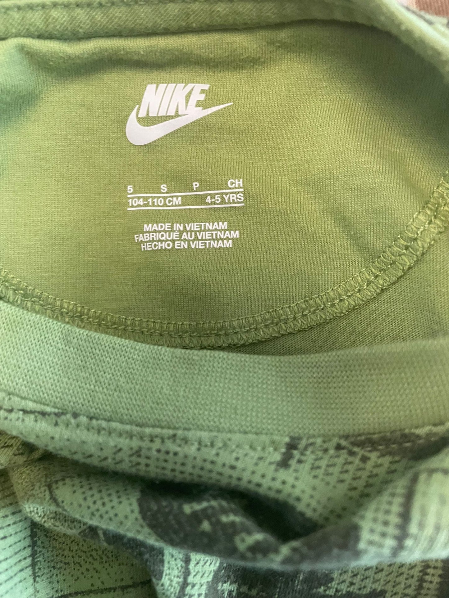 4-5y: Nike T-shirt