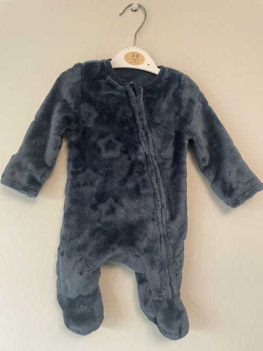 Up to 1m: Fluffy Pramsuit