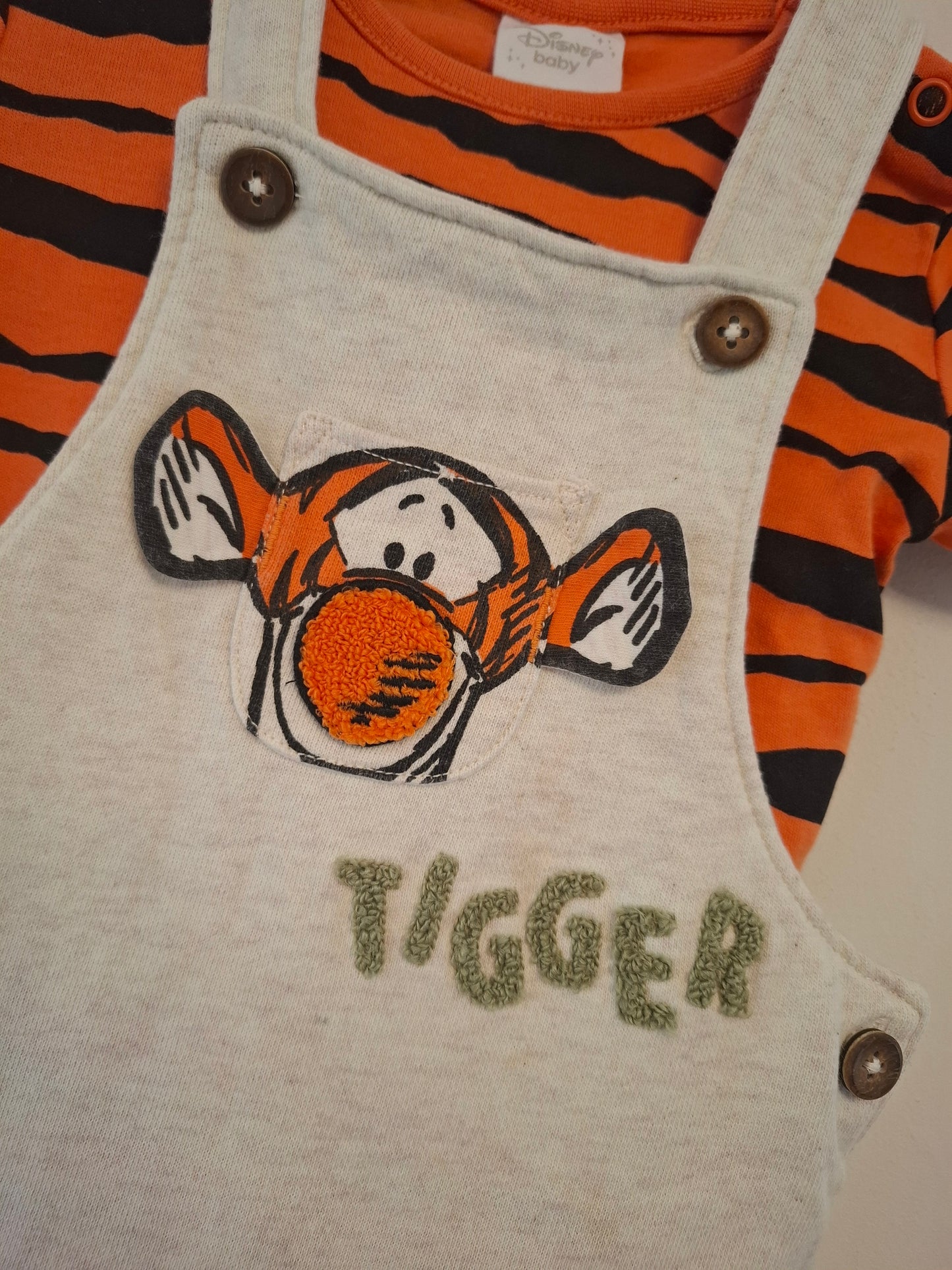 12-18m: Disney Baby Tigger Dungaree Set