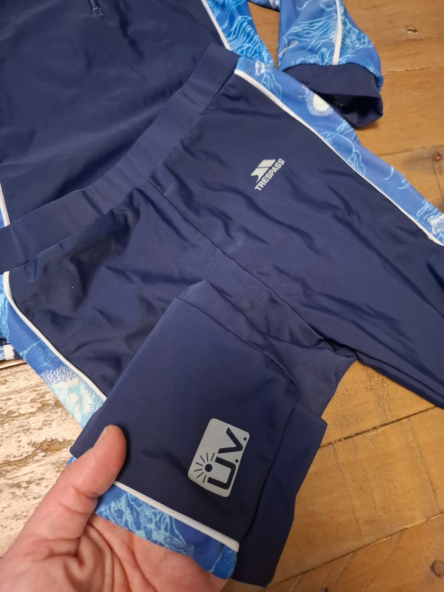3-4y: Trespass 2 Piece Swim Set (full body)