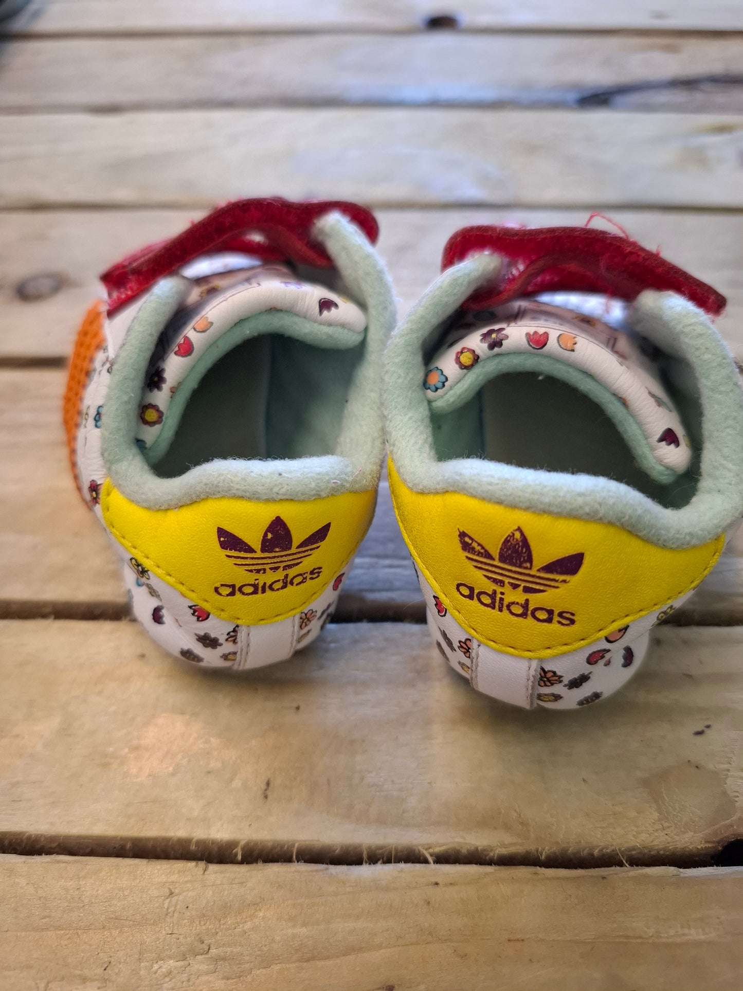 Size 2k: Adidas Fabric Trainers