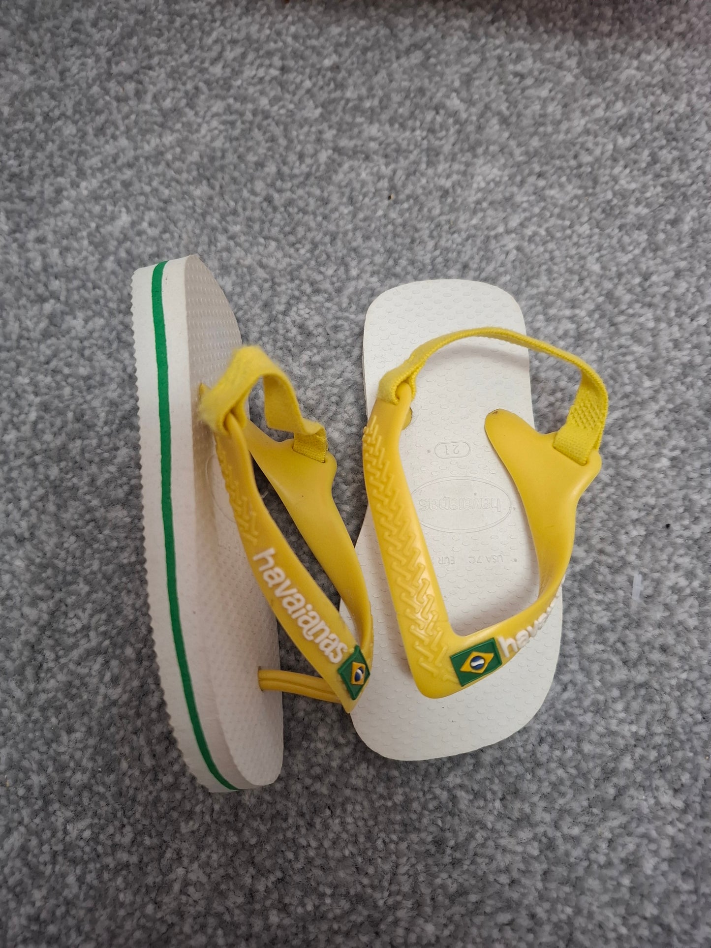 Size 6: Havaianas