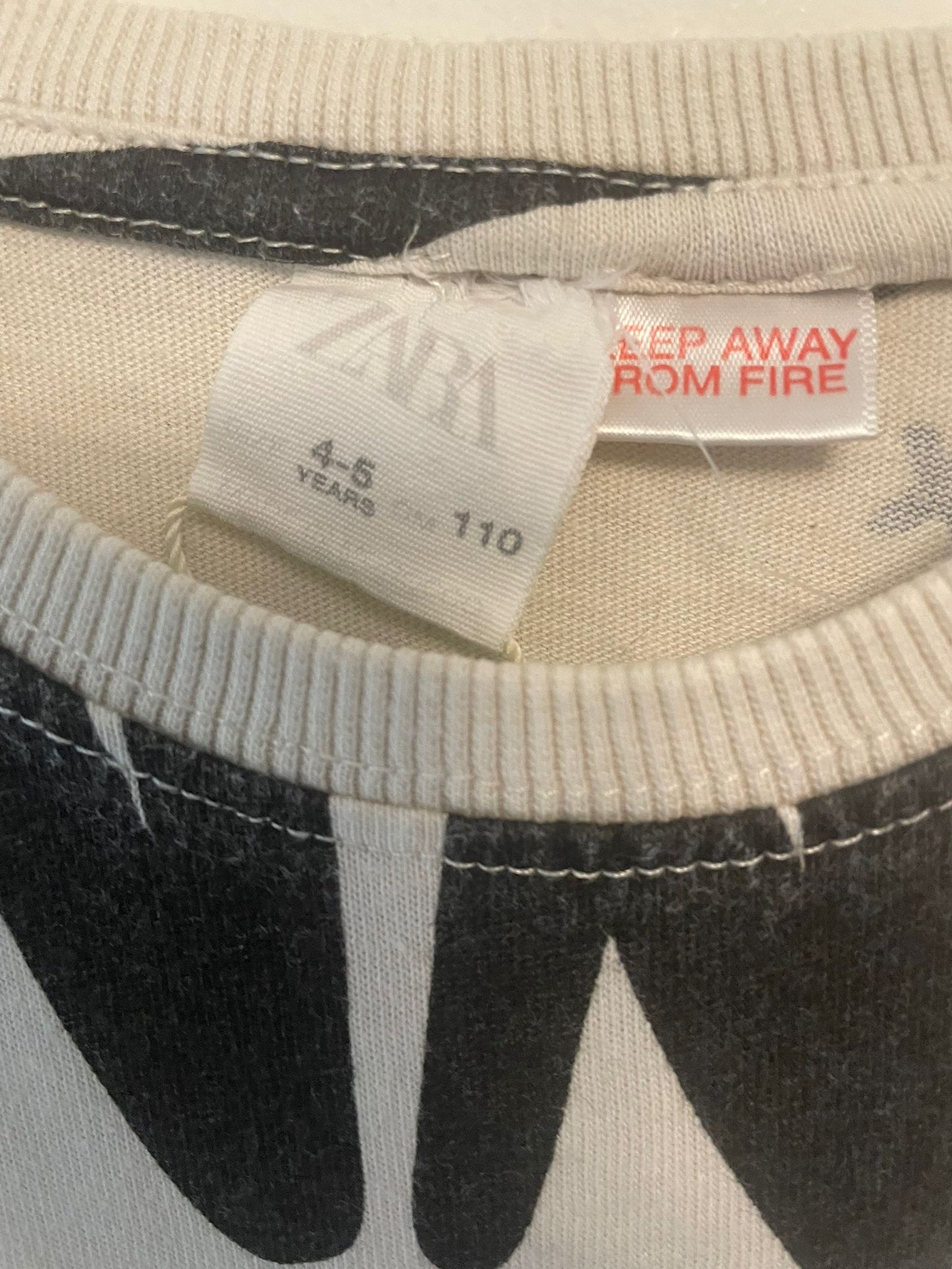 4-5y: Zara Graffiti Long Sleeved Top