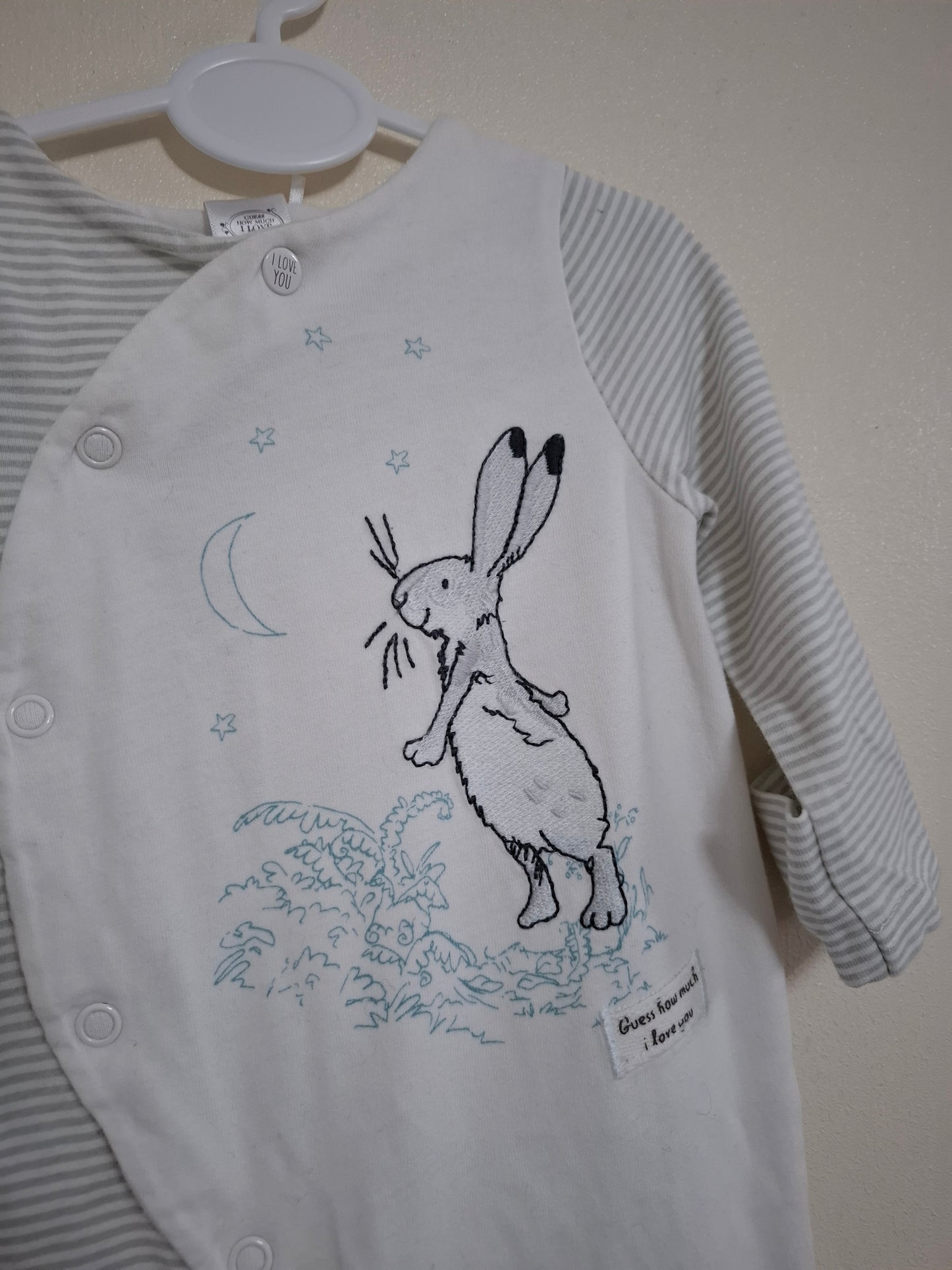 Up to 1m: "Guess how much I love you" embroidered sleepsuit