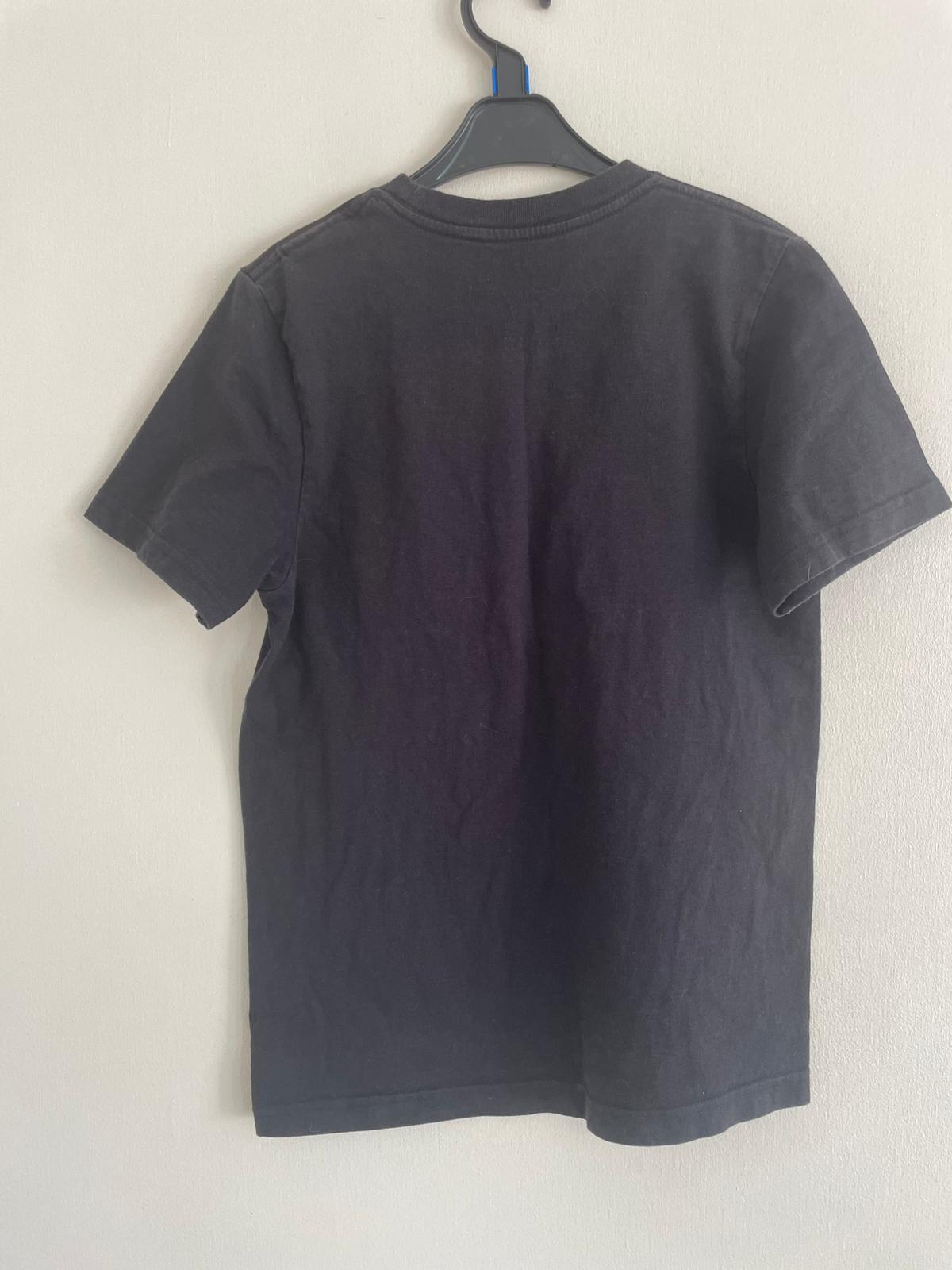 M: Nike "Geek for Sneaks" T-shirt  (10-12y)